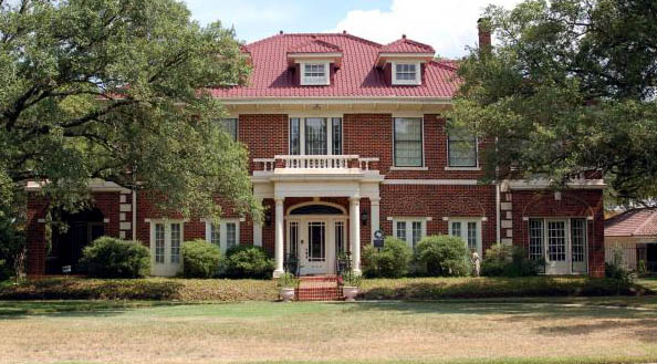 Photo of the historic Eugene Edge home in Bryan Texas